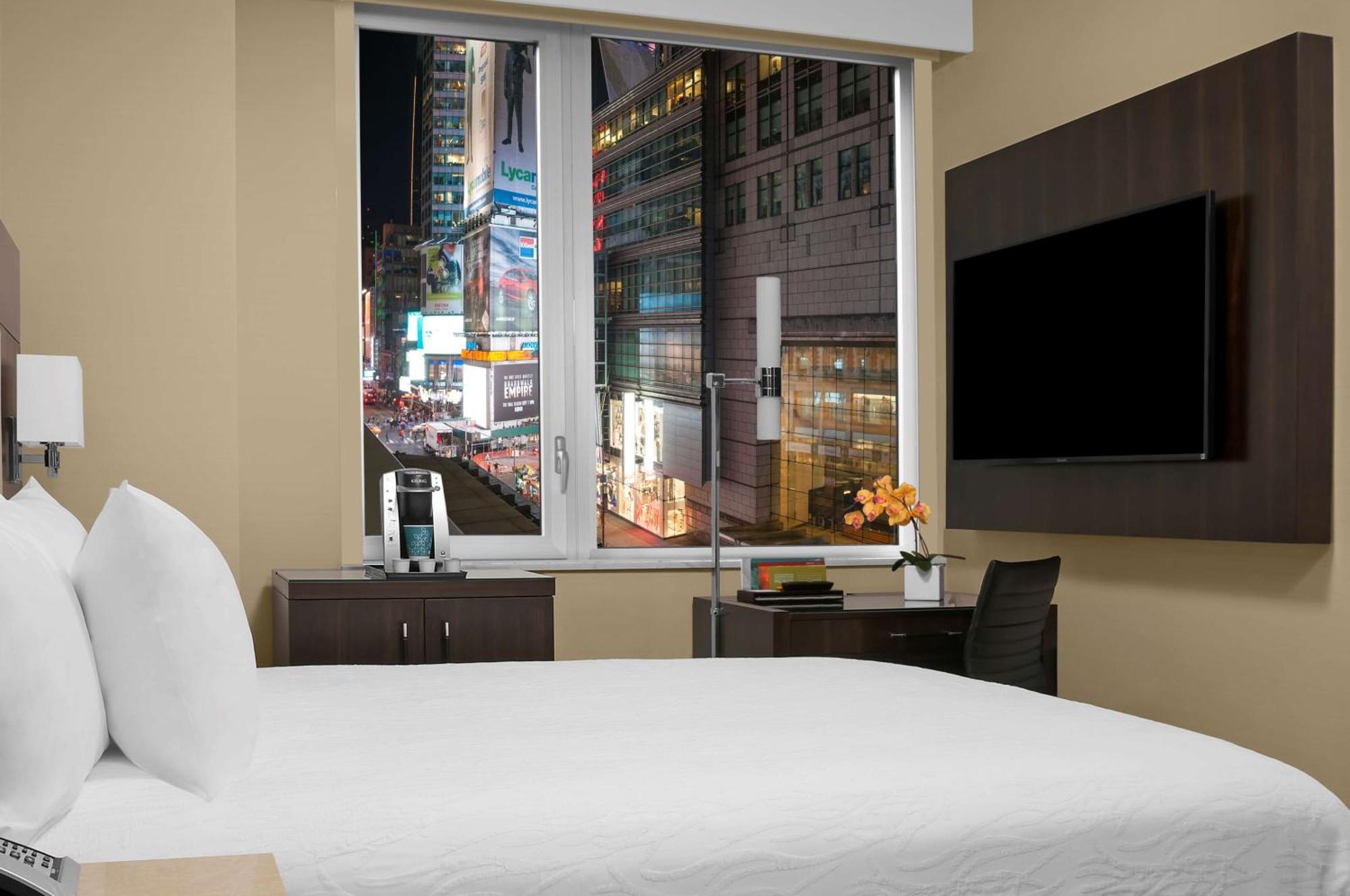Hilton Garden Inn New York - Times Square Central Exterior foto